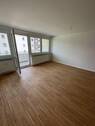Wohnzimmer - Naundorf, OT Hof...Wohnung mit Balkon und wunderschönen Blick ins Grüne!