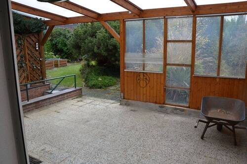 Überdachte Terrasse - 4 Zimmer Reihenendhaus in Barsinghausen