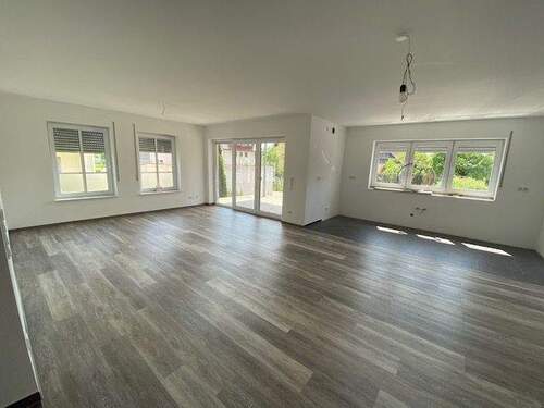 IMG_2759.jpg - Gepflegte helle 3 ZKB mit Terrasse in Petersberg