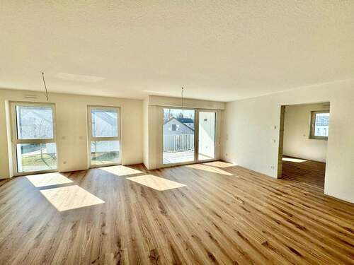 Wohnzimmer - 2 Zimmer Etagenwohnung zur Miete in Kaiserslautern