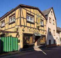 Einfamilienhaus mit Weinstube und Gästezimmern - Ellenz-Poltersdorf