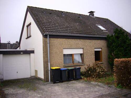 Seite mit Garage - 4 Zimmer Mehrfamilienhaus, Wohnhaus zum Kaufen in Vlotho