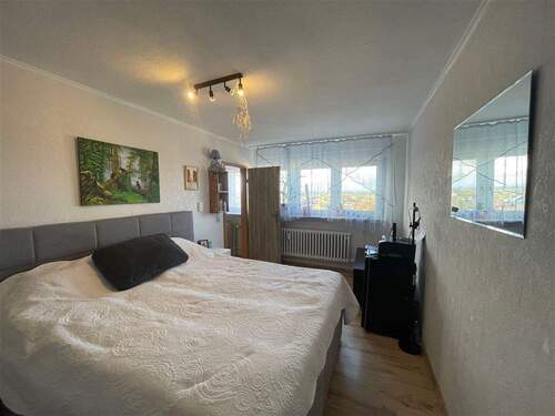 oben: Zimmer 2 (Weitwinkelaufnahme) - 