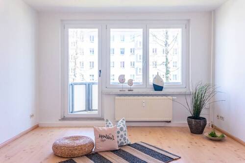 Wohnzimmer Vergleichswohnung - 3 Zimmer Etagenwohnung zur Miete in Chemnitz