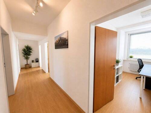 Flur - 3 Zimmer Büro in Puchheim