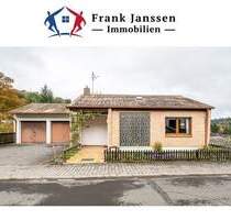 Freistehendes Ein-Zweifamilienhaus in Jünkerath - Balkon mit Weitblick - Doppelgarage