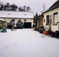 Verträumter kleiner Dreiseitenhof bei der Stadt Bernsdorf Verträumter kleiner Dreiseitenhof bei der Stadt Bernsdorf