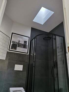 Badezimmer mit Tageslicht - 