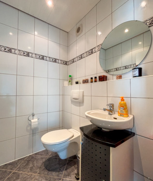 Gäste-WC - 3 Zimmer Etagenwohnung in Herzebrock-Clarholz