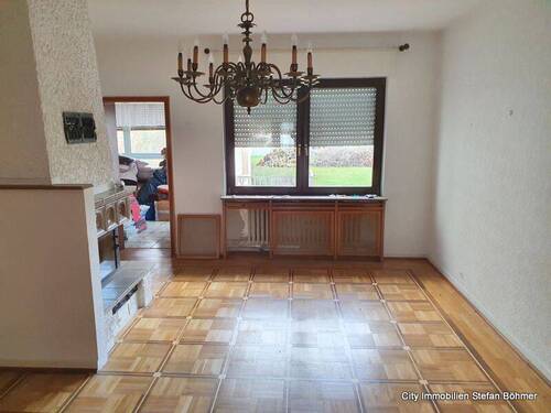 Wohnzimmer mit Kamin EG rechts - 