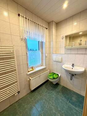 Bad inkl. Dusche im EG - 