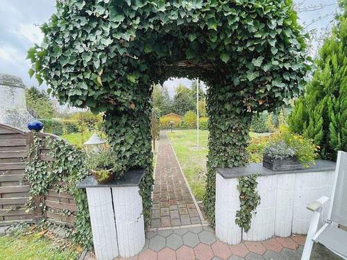 Gepflegtes Gartengrundstück - 