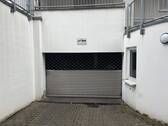 Tiefgarageneinfahrt - 3 Zimmer Etagenwohnung in Leipzig