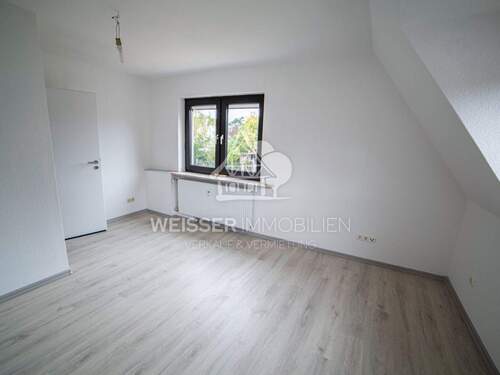 Wohnzimmer Ansicht 2 - Etagenwohnung mit 78,00 m² in Fürth zur Miete