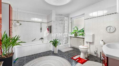 1. OG Badezimmer 1 - 