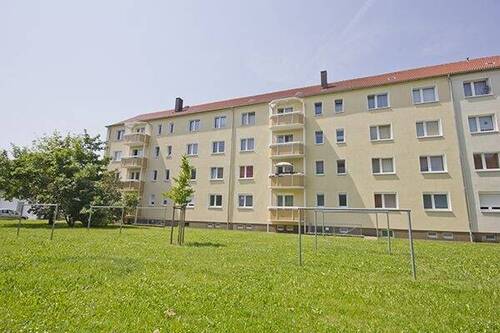 Ansicht hinten - 2-Zimmerwohnung ganz unten mit Wanne...