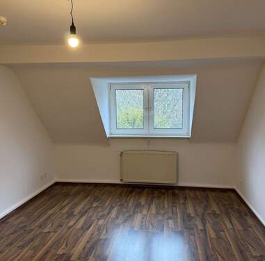 Wohnzimmer - 2 Zimmer Etagenwohnung zur Miete in Düsseldorf