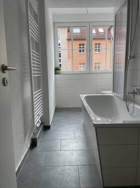 Bad - 2 Zimmer Etagenwohnung in Halle