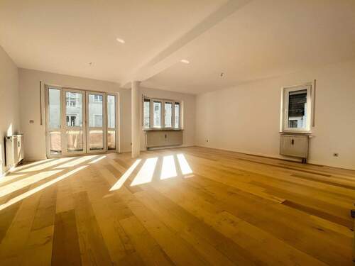 Wohnen - Frisch renovierte 4,5-Zimmer-Wohnung in der Böblinger Innenstadt in ruhiger Wohnlage