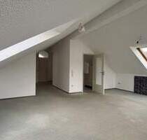 Ankommen und wohlfühlen - Stilvolle DG-Wohnung mit Tageslichtbad & Südbalkon - Abstatt