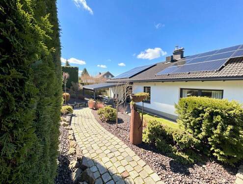 Gartenbereich - 7 Zimmer Mehrfamilienhaus, Wohnhaus zum Kaufen in Hemer