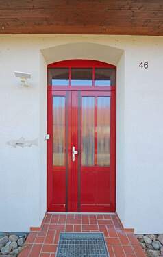 Hauseingang - 8 Zimmer Einfamilienhaus zum Kaufen in Bergen (Dumme)