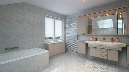 Bad im Obergeschoss - 