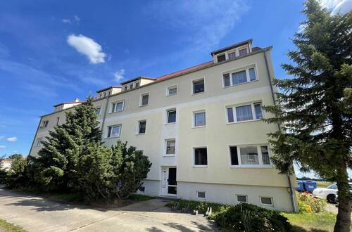 Hausansicht - Helle Wohnung in Arzberg mit Blick ins Grüne!