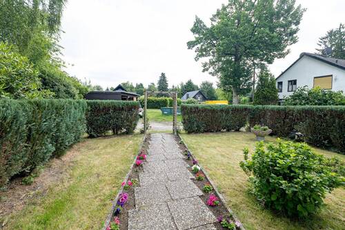 Vorgarten - Reihenmittelhaus mit 121,00 m² in Bremervörde zum Kaufen