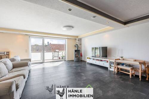Wohnzimmer - 8 Zimmer Doppelhaushälfte zum Kaufen in Leingarten