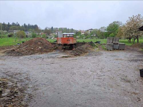 03_Blick ins Grundstück.jpg - 8 Zimmer Mehrfamilienhaus, Wohnhaus in Walldürn