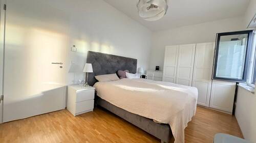 Schlafzimmer, Bild 3 - 