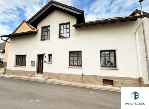 Frontansicht - Viel Raum, viele Möglichkeiten - Haus mit Potenzial und zusätzlichem Gartengrundstück in Sommerloch