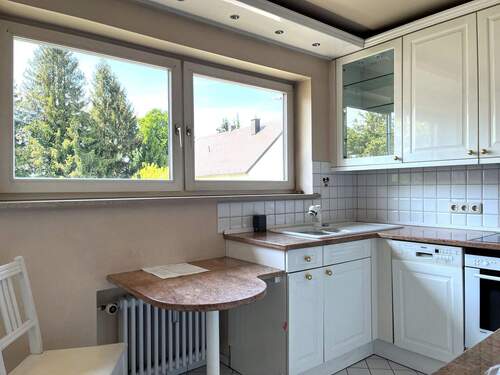 Separate Küche mit Einbauküche - 