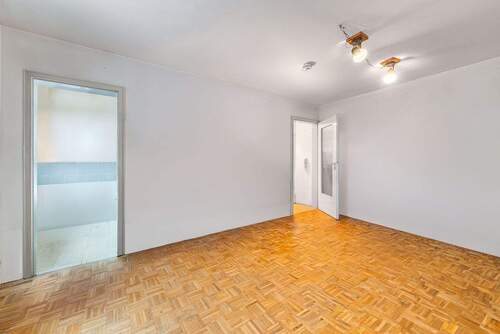 Wohnzimmer (virtuell geräumt) - 