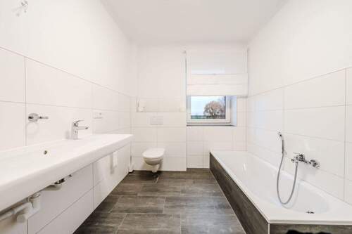 Bad OG - 5 Zimmer Doppelhaushälfte in Neukamperfehn