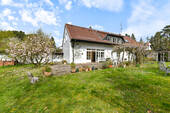 Objektansicht mit Garten - 7 Zimmer Einfamilienhaus zum Kaufen in Neu Wulmstorf