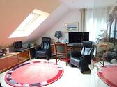 Raum 1 m. Zugang Balkon.jpeg - 