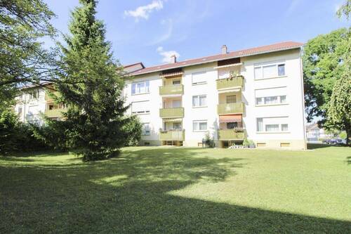 Haus Hinteransicht - 4 Zimmer Etagenwohnung zum Kaufen in Villingen-Schwenningen