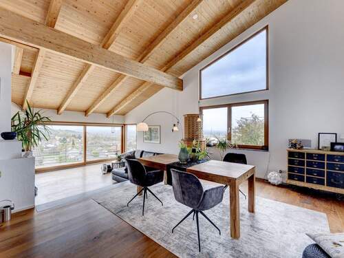 Offener Essbereich mit Weitblick und Galerie-Feeling - 5 Zimmer Einfamilienhaus zum Kaufen in Bad Bellingen