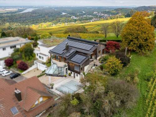 Rückansicht des Anwesens – umgeben von Natur - 