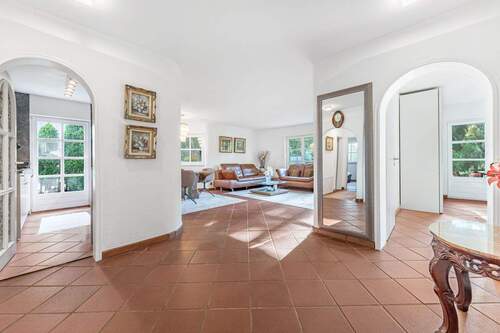 Eingangsbereich - Stilvolle Gartenwohnung mit zwei Terrassen in ruhiger Lage - Ihr Rückzugsort in Trudering