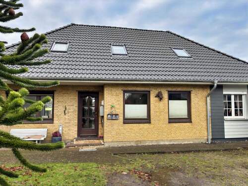 Frontansicht des Hauses - 8 Zimmer Einfamilienhaus zum Kaufen in Oeversee