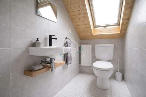 virtuell möbliertes Badezimmer DG - 