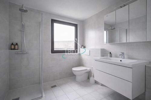 virtuell möbliertes Badezimmer OG - 