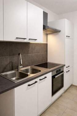 Kochzeile mit Backofen & Herd - Etagenwohnung mit 86,00 m&sup2; in Celle zur Miete