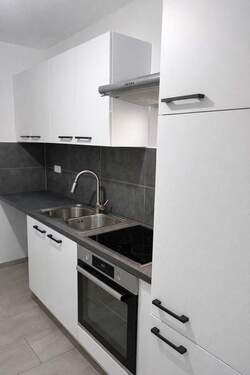 Großzügige Arbeitsfläche - 