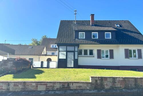 Ein schönes Zuhause - 7 Zimmer Einfamilienhaus zum Kaufen in Schramberg