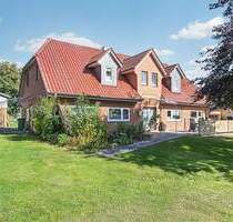 Wohnen im Einklang mit der Natur - modernisiertes Landhaus mit Einliegerwohnung & Badesee - Bordelum / Büttjebüll