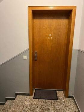 Wohnungseingangstür_EG_Links_WE_1 - Etagenwohnung mit 71,70 m&sup2; in Gummersbach / Strombach zum Kaufen